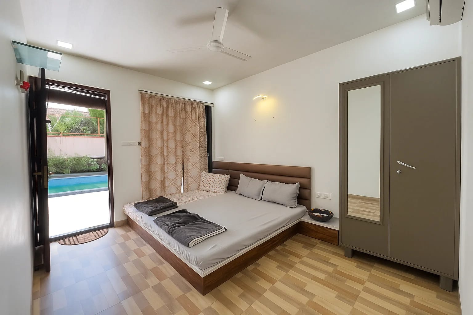 3 BHK Party Villa In Neral 4 Gokul Villa Neral: living space