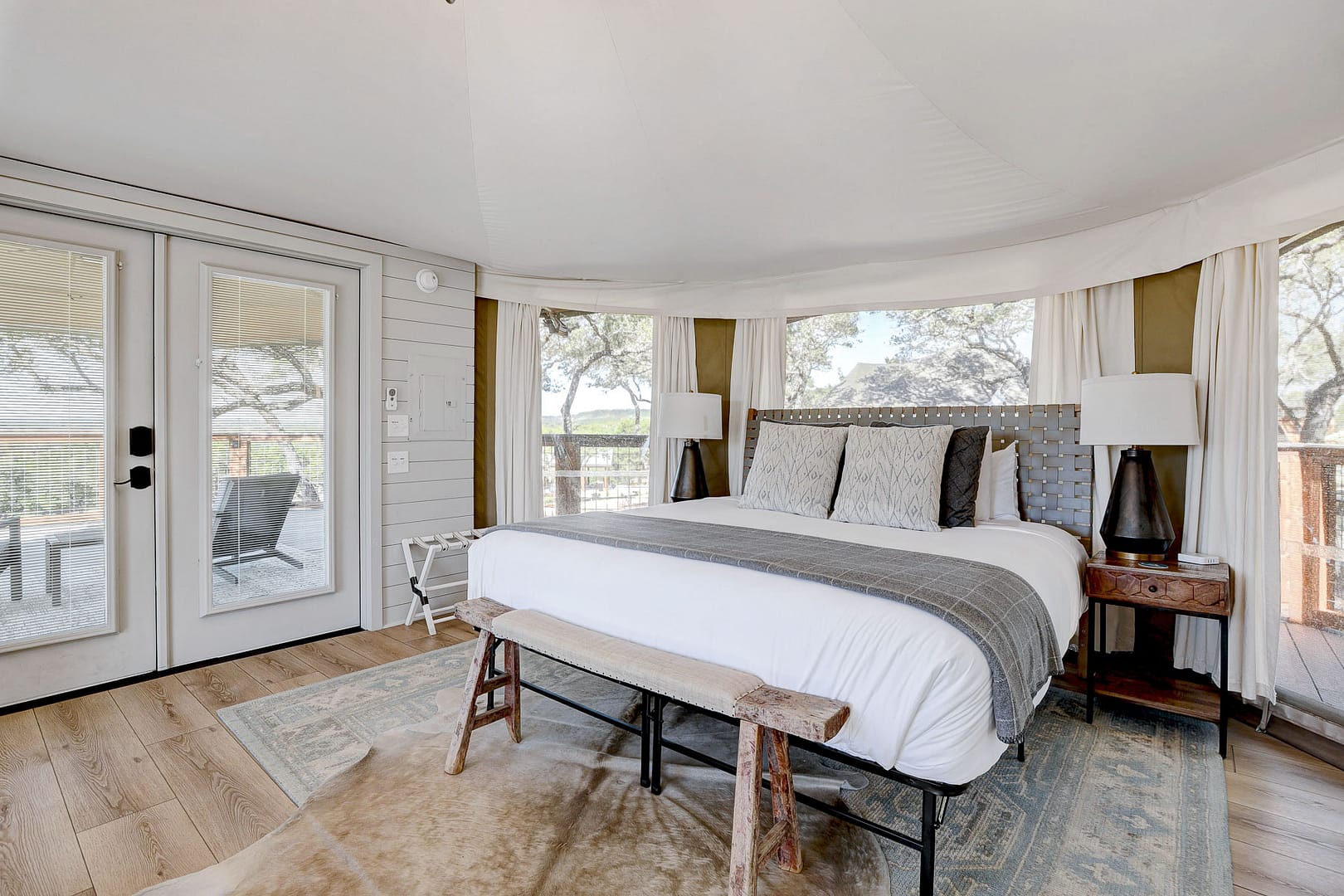 Spoon Mountain Glamping Wimberley Texas. Kingfisher.202113 Spoon Mountain Glamping