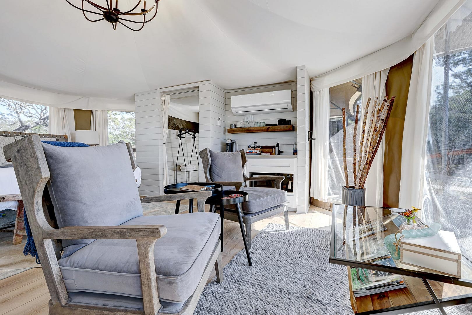 Spoon Mountain Glamping Wimberley Texas. Kingfisher.202124 Spoon Mountain Glamping